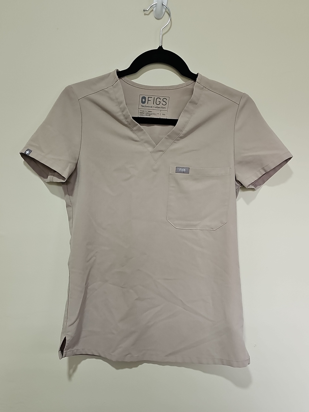 Figs Catalina Women's Short-Sleeve V-Neck Top in Bone Taupe Xxs